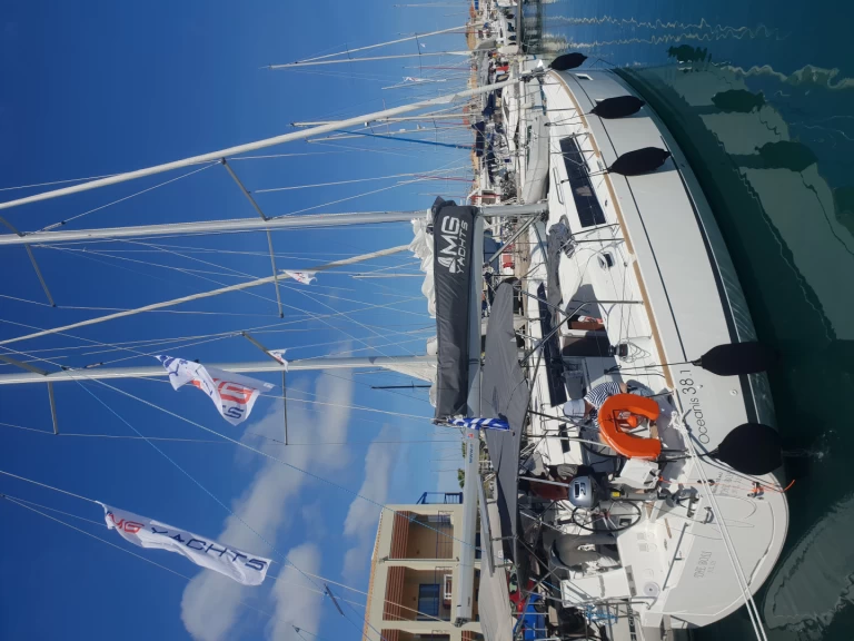 Yacht hire Lefkáda cheap Oceanis 38.1