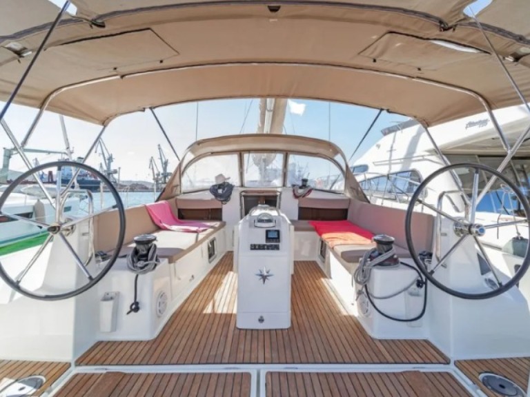 Yacht hire Lefkáda cheap Sun Odyssey 490