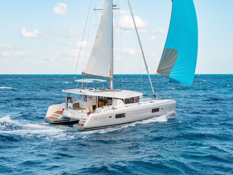Yacht hire Skiathos cheap Lagoon 42