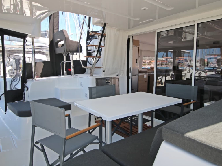 Catamaran hire in Rogoznica - Lagoon Lagoon 43