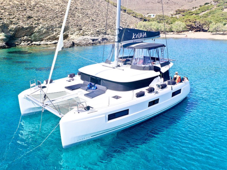 Catamaran hire in Paros (Island) - Lagoon Lagoon 46
