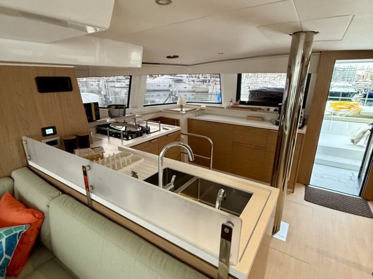 Catamaran to hire Paros (Island) at the best price