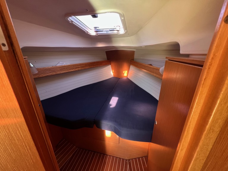 Yacht hire Lemmer cheap Bavaria 35 Cruiser