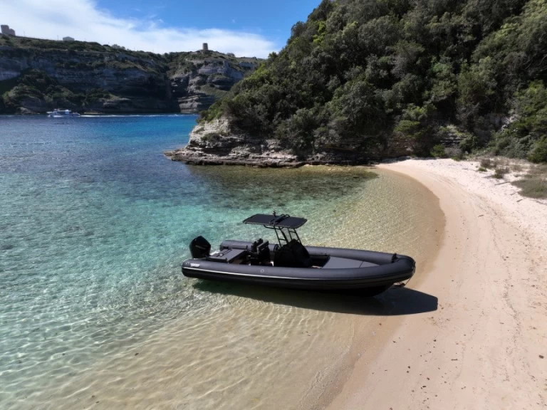 Hire a Sea Water Phantom 260 Bonifacio
