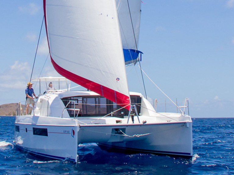Charter a Leopard Leopard 40 in Raiatea on Samboat