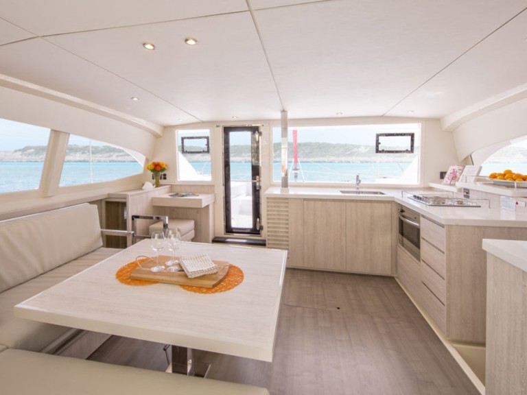 Hire Catamaran with or without skipper Leopard Furnari