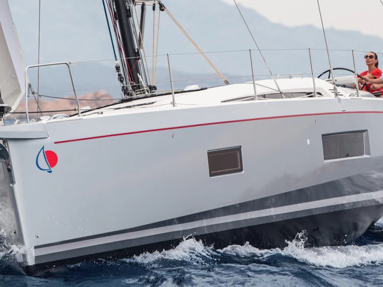 Hire Sailboat with or without skipper Bénéteau Lefkáda