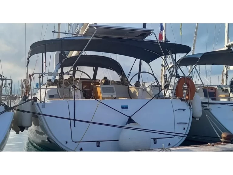 Hire Sailboat with or without skipper Bavaria Nikiána