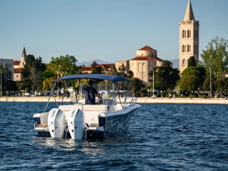 Yacht hire Zadar cheap WHITE SHARK 265
