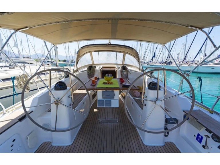 Sailboat hire in Nikiána - Bavaria Bavaria 40