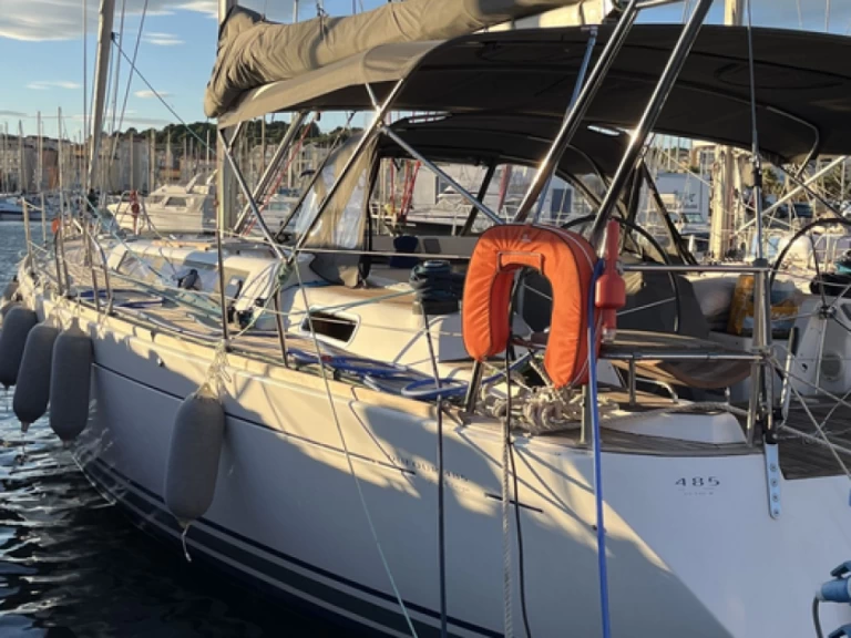 Sailboat to hire Gruissan at the best price