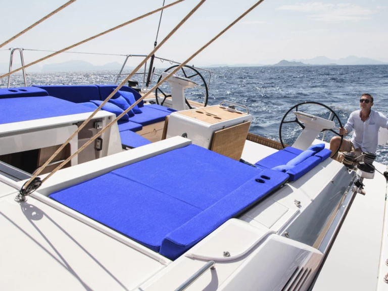 Hire Sailboat Bénéteau with a boat licence