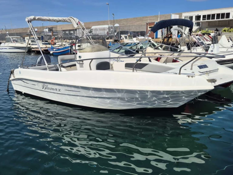 Yacht hire Palermo cheap 19 Openline