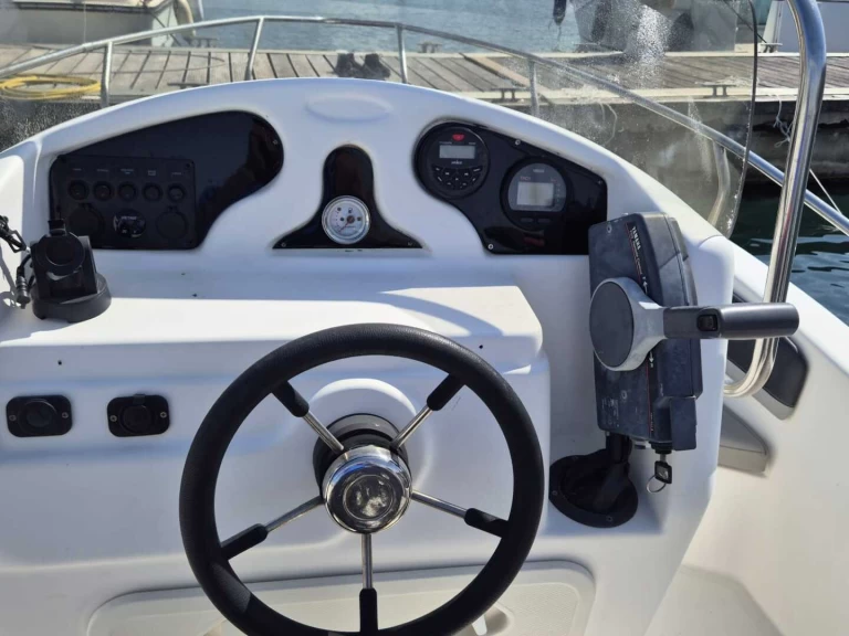 Motorboat hire in Palermo - Blumax 19 Openline