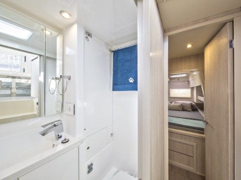 Yacht hire Ao Po cheap Leopard 40