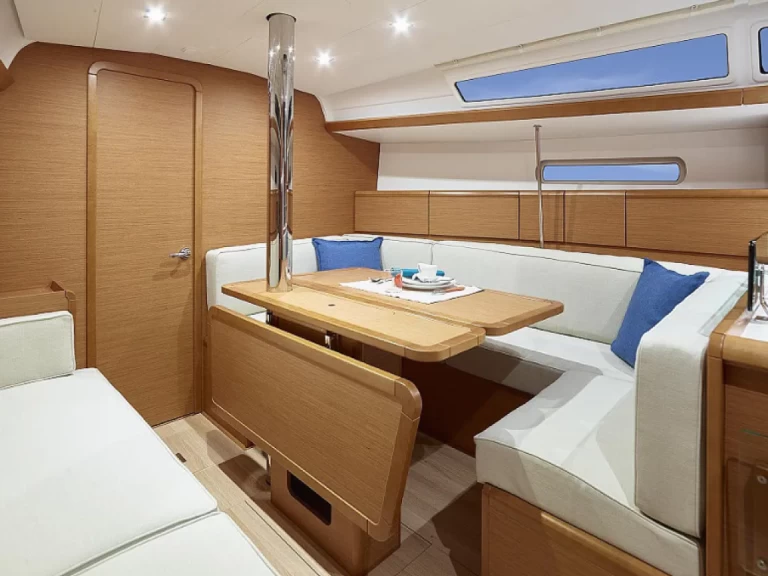 Charter a Jeanneau Sun Odyssey 389 in Lefkáda on Samboat