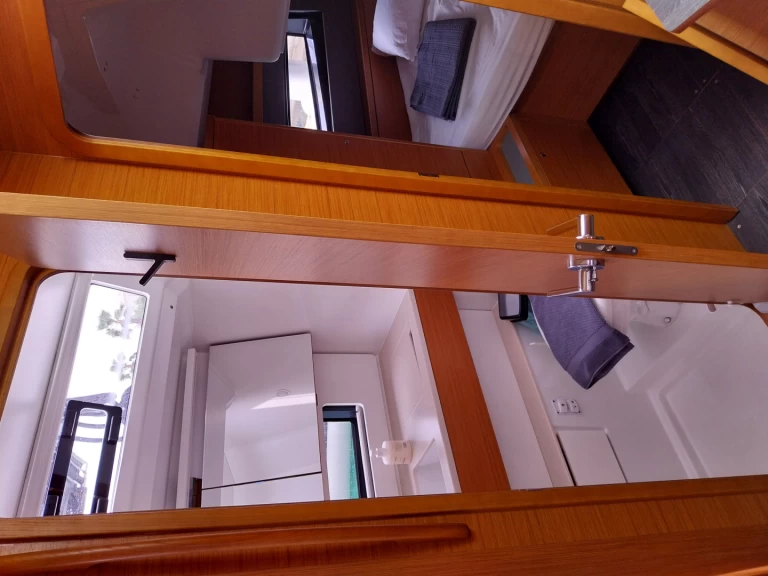 Sailboat hire in Volos - Dufour Dufour 41