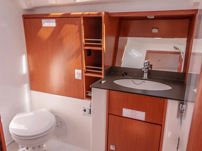 Yacht charter Lefkáda - Bavaria Bavaria 41 Cruiser on SamBoat