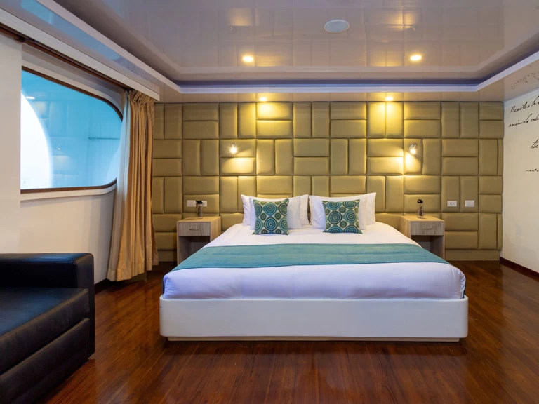 Yacht charter Puerto Baquerizo Moreno -  Power Cat - Petrel Cabin on SamBoat
