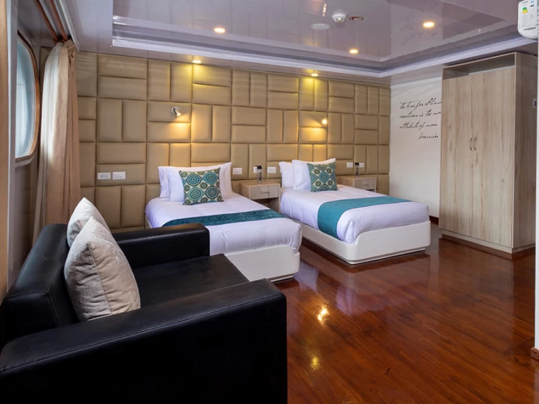 Hire a  Power Cat - Petrel Cabin Puerto Baquerizo Moreno