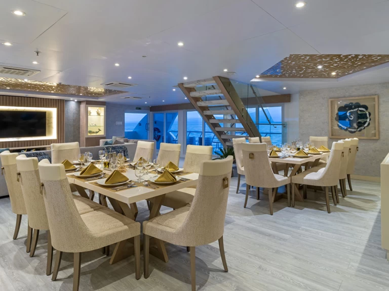 Hire a  Power Cat - Elite Baltra Island