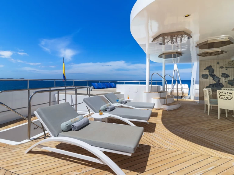 Yacht hire Baltra Island cheap Power Cat - Elite