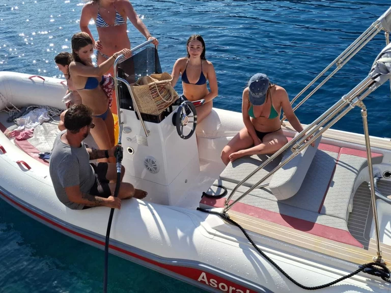Hire RIB Marel with a boat licence