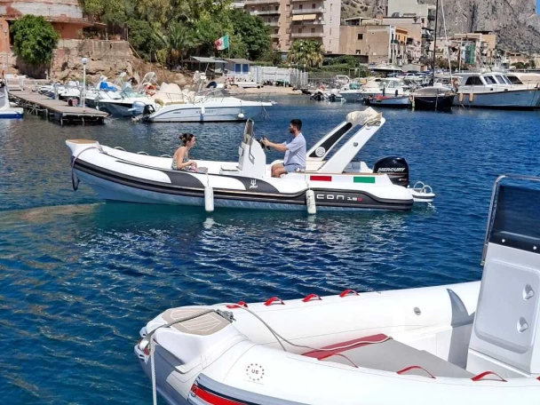 Charter a icon 19 S in Palermo on Samboat