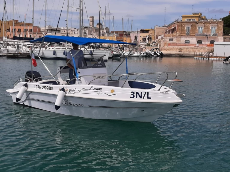 Motorboat to hire Bisceglie at the best price