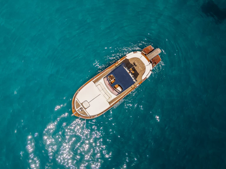 Hire Motorboat with or without skipper Tecnonautica Sorrento