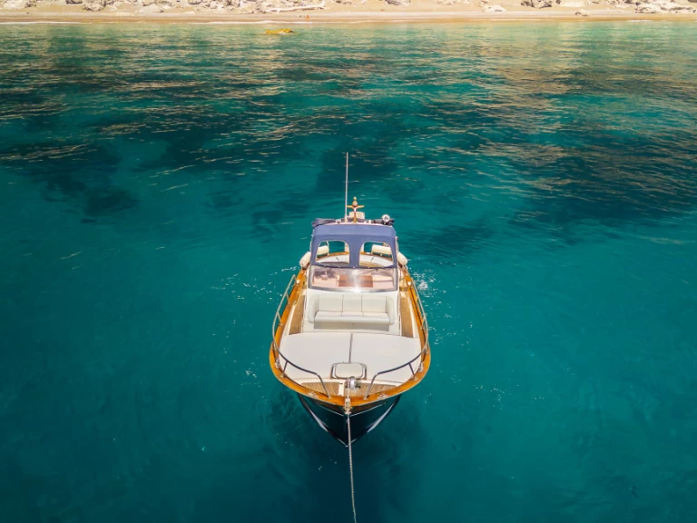 Motorboat to hire Sorrento at the best price