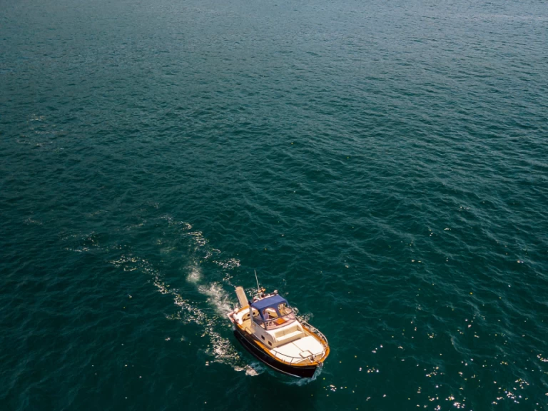 Yacht charter Sorrento - Tecnonautica Jeranto Classic on SamBoat