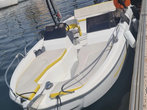 Hire Motorboat with or without skipper Bénéteau Marseille