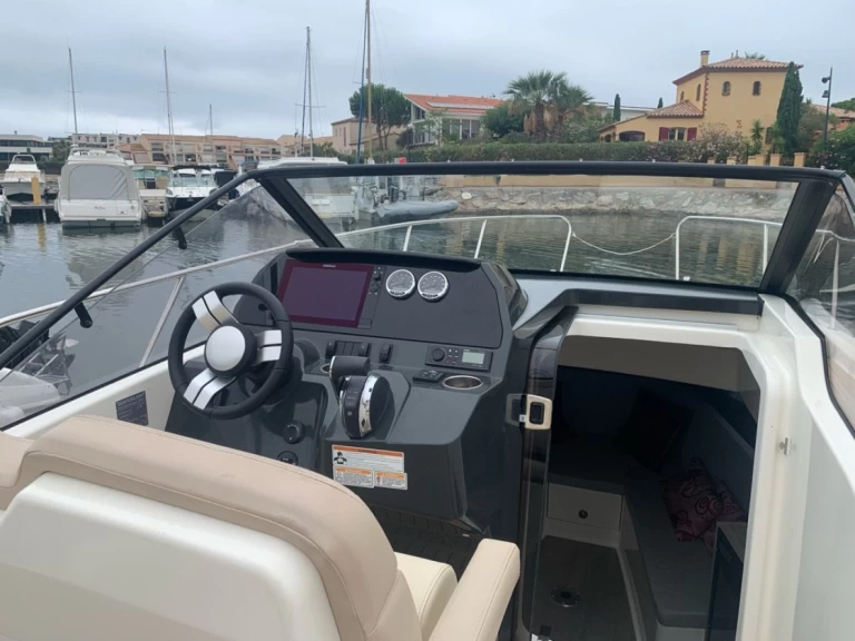 Yacht charter Bormes-les-Mimosas - Quicksilver Activ 875 Sundeck on SamBoat
