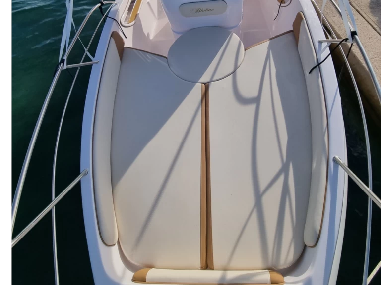 Yacht charter Nin - Bluline Bluline 21 Ft Open on SamBoat