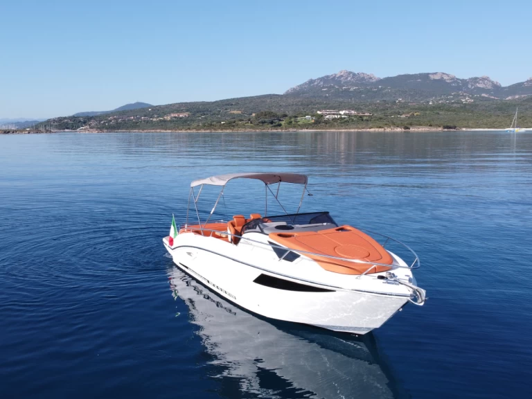 Motorboat to hire Porto Cervo at the best price