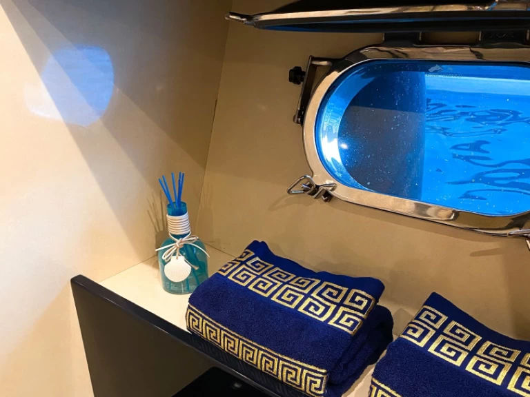 Motorboat hire in Sant Antoni de Portmany - Cantieri Di Pisa Sarnico 