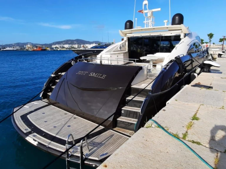 Yacht hire Ibiza Town cheap Predator 82