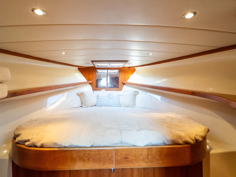 Charter a Fratelli Aprea Sorrento 32 Semi Cabinato in Platja d'Aro on Samboat