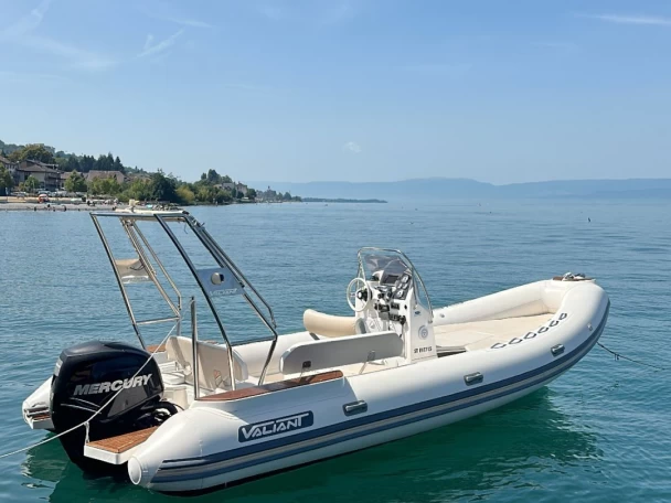 Yacht charter Gapeau - Pacific Craft Pacific Craft 625 Open on SamBoat