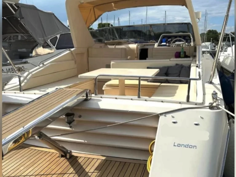 Motorboat to hire Barcelona at the best price