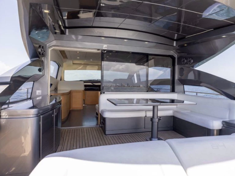 Motorboat hire in Antibes - Pershing Pershing 64