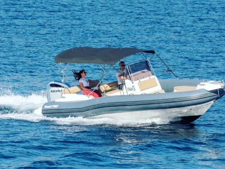 Motorboat hire in Trogir - Marlin Boat 790 Pro Dynamic