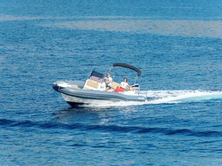 Charter a Marlin Boat 790 Pro Dynamic in Trogir on Samboat