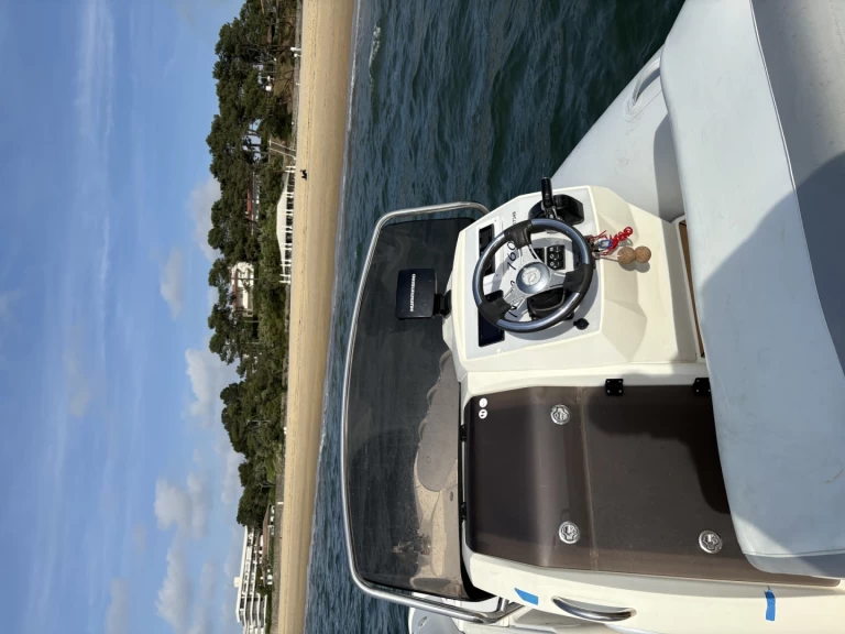 Hire RIB with or without skipper Zodiac Cap Ferret