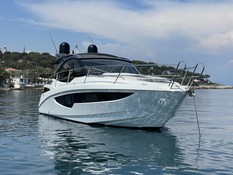 Yacht charter Antibes - Galeon Galeon 335 HTS on SamBoat