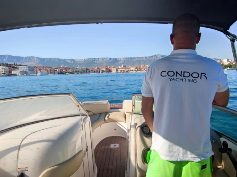 Motorboat hire in Split - Chaparral Chaparral 263 Sunesta