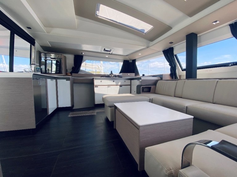 Catamaran hire in Tortola - Fountaine Pajot Elba 45