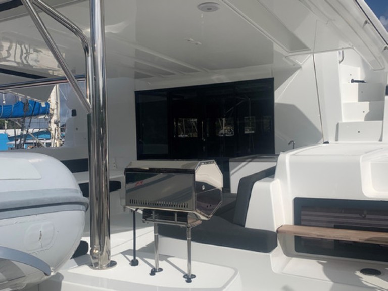 Charter a LAGOON 50 Lagoon 50 in Tortola on Samboat