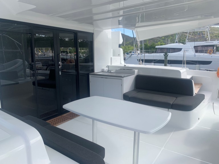 Hire a LAGOON 50 Lagoon 50 Tortola